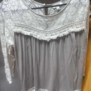 Umgee Cream and Tan Lace Blouse